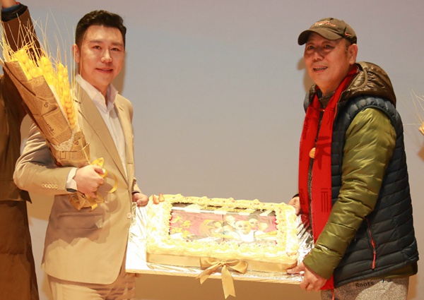 李诚儒贺岁喜剧《大导归来》全球首映礼群星助阵
