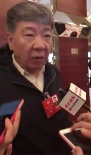 郑晓龙谈小鲜肉 郑晓龙妻子是谁? 郑晓龙个人资料起底