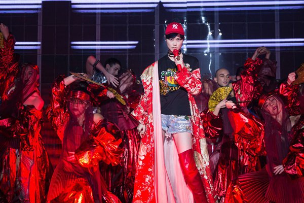 李宇春2018巡演 成都上演超视觉震撼音乐秀