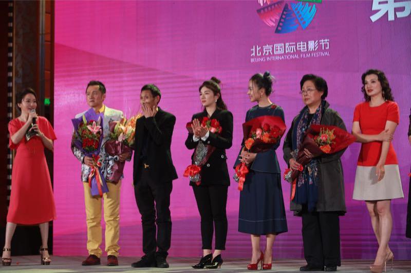 电影《人质列车》举办开播发布会 导演尹哲用电影讲述中国故事