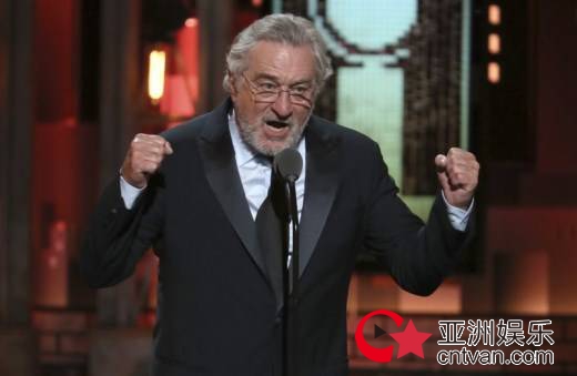 影帝大骂特朗普 称美国不幸都是他造成的!
