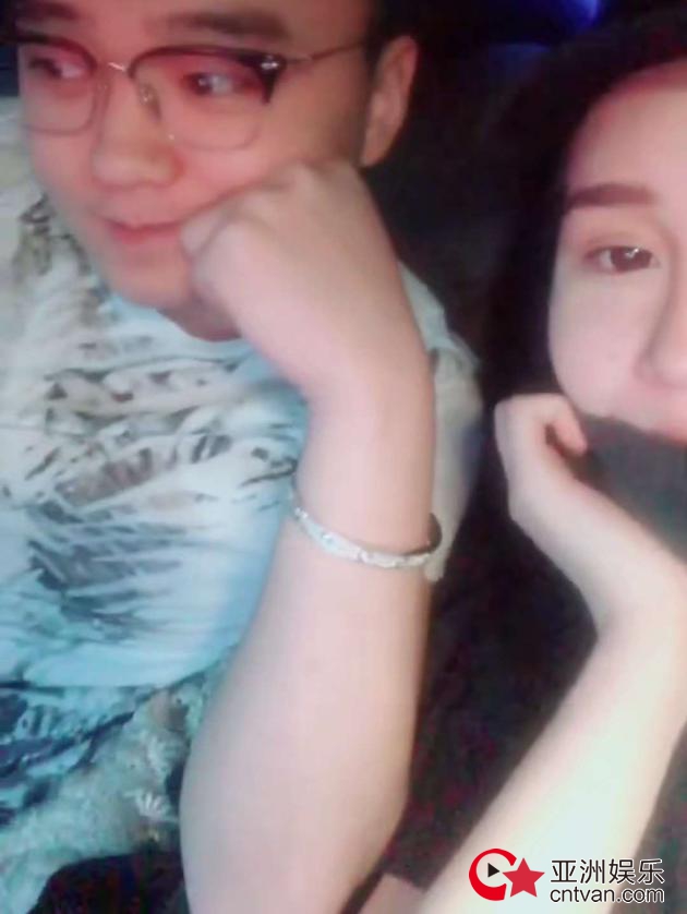 赵本山女儿恋情 承认自己是个不乖的傻孩子!