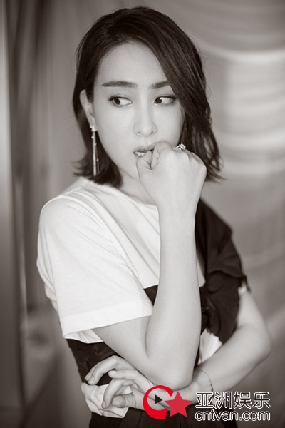 马苏黑白写真曝光 尽显极致简约美