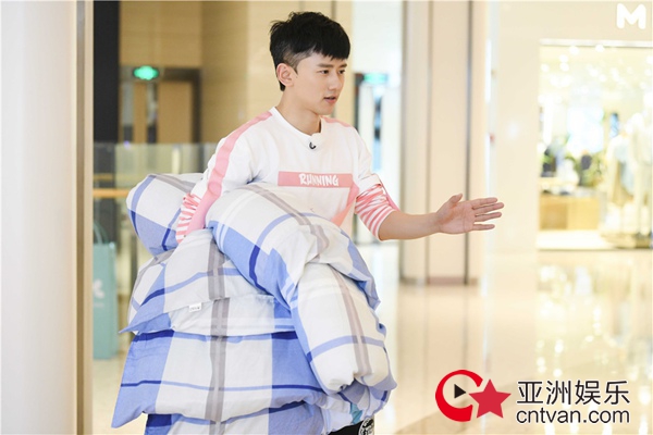 鹿晗惊艳开嗓反遭“Diss”？ 《奔跑吧》张杰、张靓颖同台飙歌拯救“音痴歌友会”