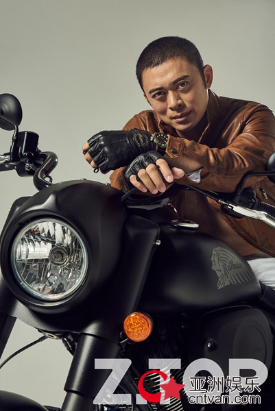 樊少皇最新机车大片曝光 复古时尚尽情释放型男魅力