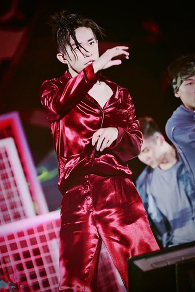 KINJAZ大神Franklin为易烊千玺编舞,易燃装置燃炸TFBOYS五周年演唱会