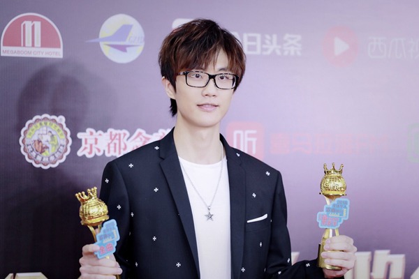 2018华歌榜“如约而至” 音乐才子许嵩斩获两项大奖