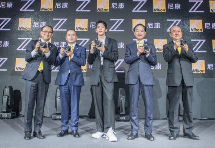 百年尼康全画幅微单相机新启 井柏然携手迪丽热巴鼎力支持