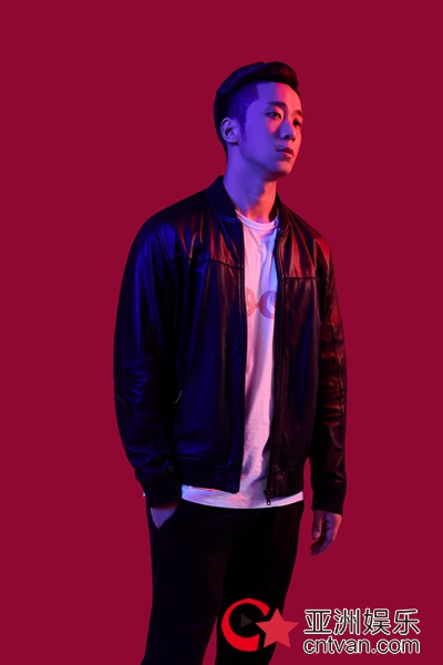 冰块先生IceNova《原本色彩》微暖上线 用音乐找回原本自我