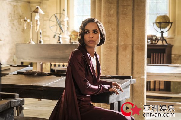 《神奇动物:格林德沃之罪》北美终极预告彩蛋全解析 伏地魔爱宠蝰蛇纳吉尼引热议