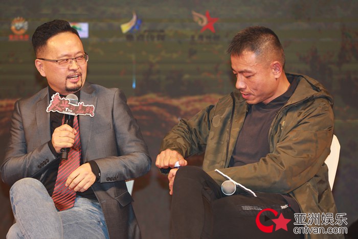 《麦子的盖头》庆功会上王挺为他端水 他却赶王挺下台
