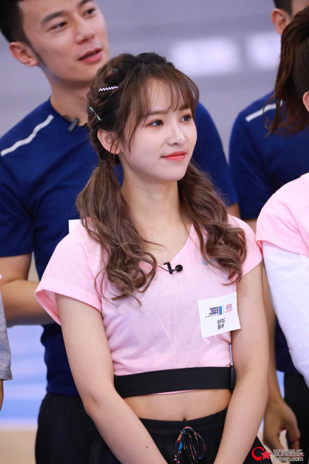 《超新星全运会》火热开赛 运动少女蒋申全力开跑