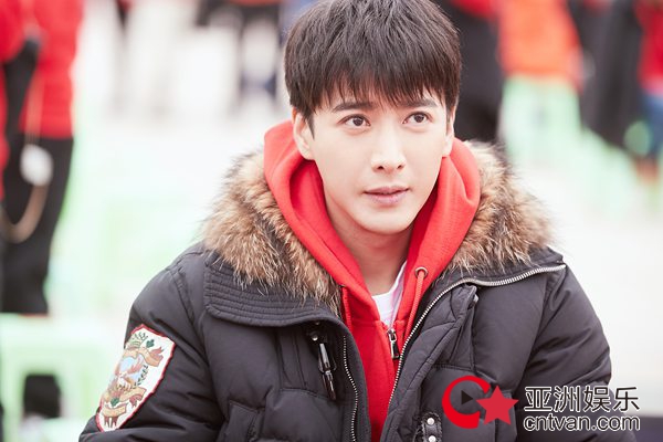 《吉他兄弟》贵州开机 应昊茗变身“小镇青年”白手起家