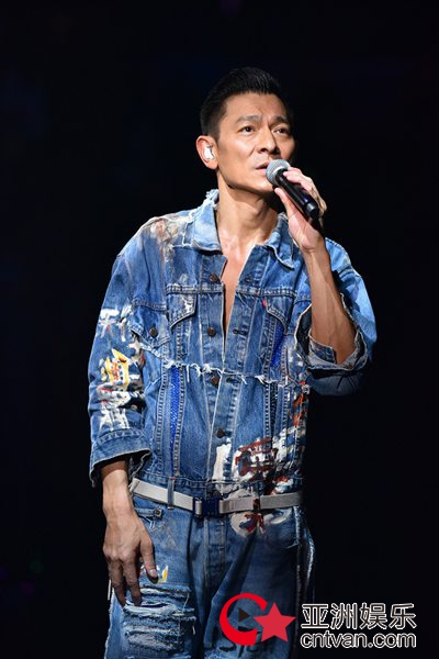 刘德华「My Love」香港演唱会 万人合唱圣诞歌欢度平安夜