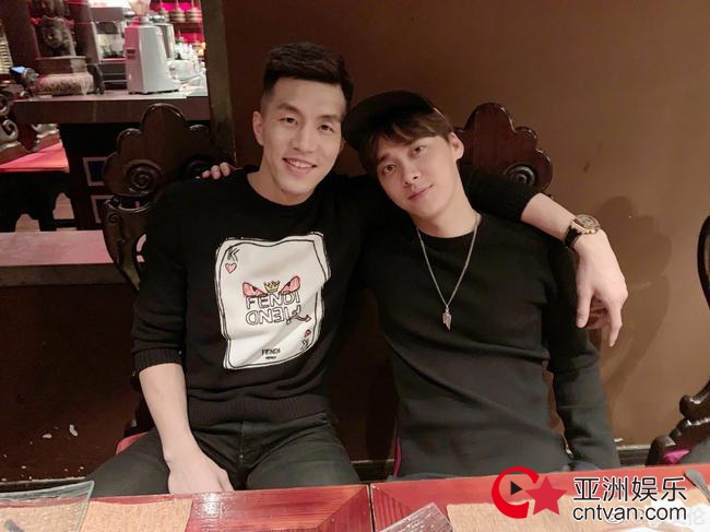 郭艾伦密会李易峰 原来他俩是这种关系!