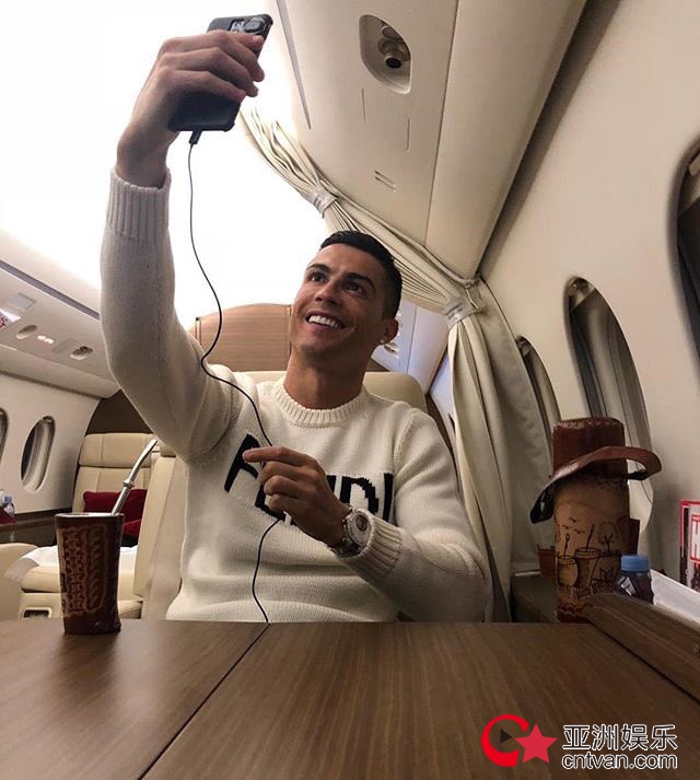 C罗晒自拍被批 具体原因是什么?
