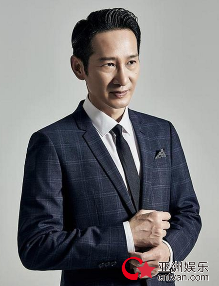 王劲松彩铃是李易峰的《年少有你》 他俩是什么关系?