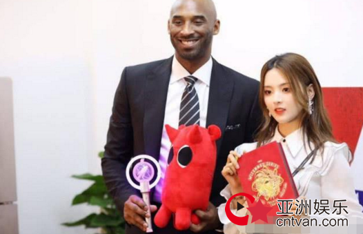 杨超越口误惹尴尬 她到底说了啥?