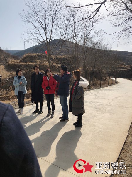 刘涛王凯录制《我们在行动》,体验农活超接地气