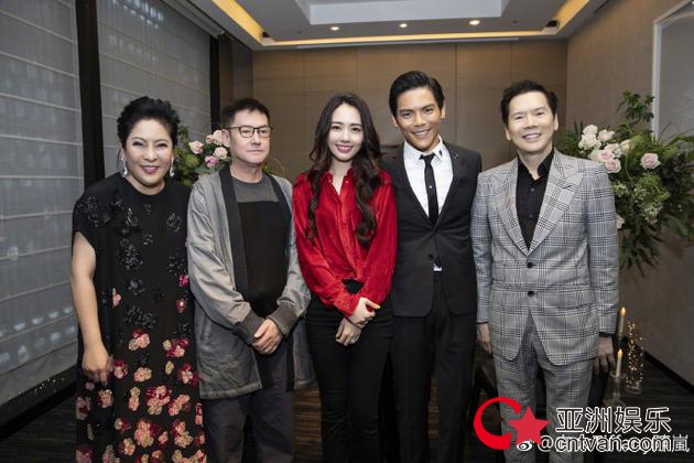 向太连续点赞向佐郭碧婷微博 对准儿媳的喜爱溢于言表