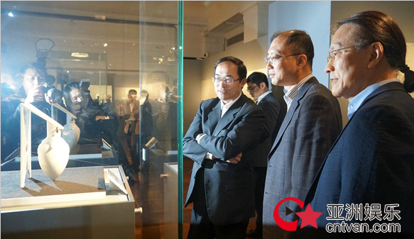 赋予传统白瓷时代自信的知名艺术家王侠军,以“千秋吉象”之姿首展上海市历史博物馆