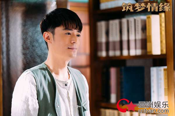 《筑梦情缘》首播告捷 霍建华杨幂无奈结“家仇”