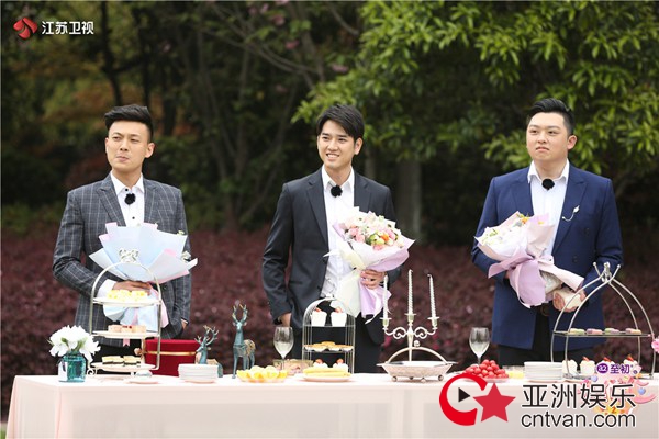《我们仨》田亮挑战担任家庭“煮”夫,邓莎来访“好孕学院”
