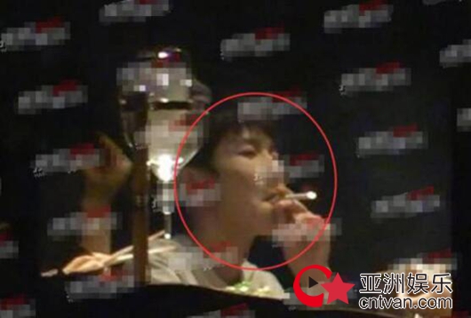 王源道歉就吸烟事件 王源曾希望父亲戒烟