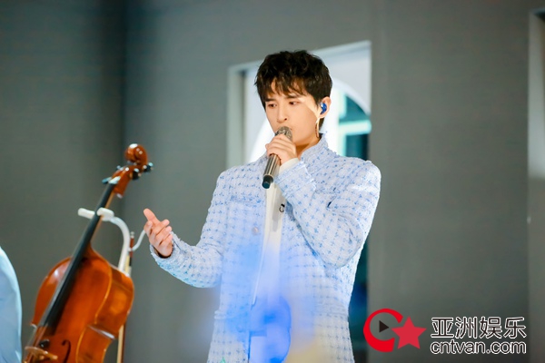 张远《蜕变》舞台被赞高音杀手 真情流露直言“为你蜕变”