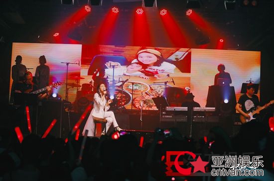 记忆之声黄英“英为爱唱”北京演唱会,十年之约,不忘初心