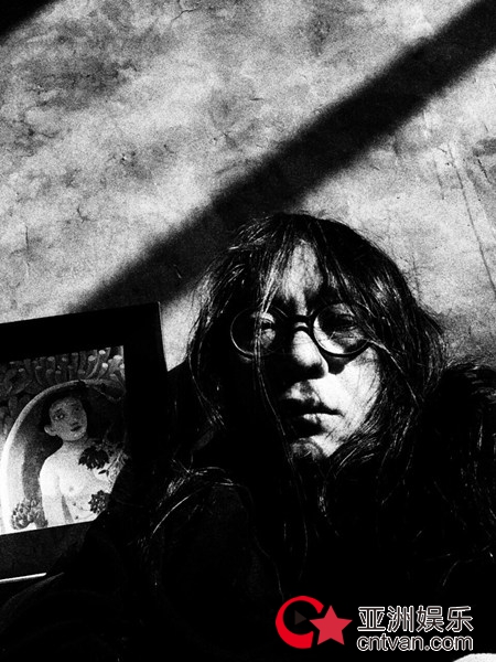 许熙正×发光曲线×左小祖咒:超现实主义的影像之诗《来临》