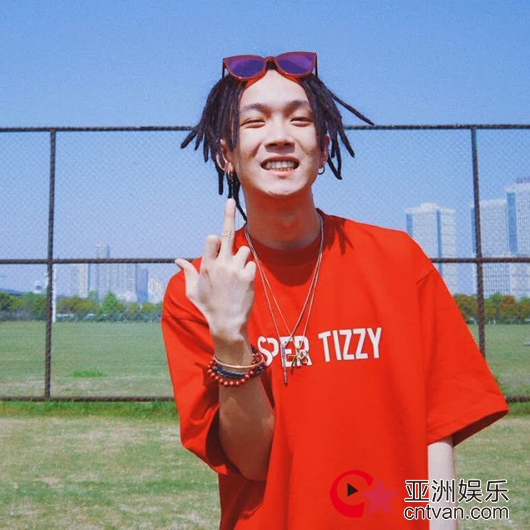你的男孩tt恋情曝光 谢锐韬个人资料揭晓