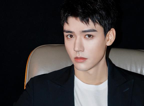 龚俊携新剧《致我们甜甜的小美满》亮相腾讯视频星光红毯