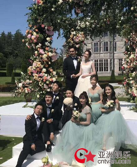 张若昀唐艺昕结婚 井柏然帮马思纯抢到捧花