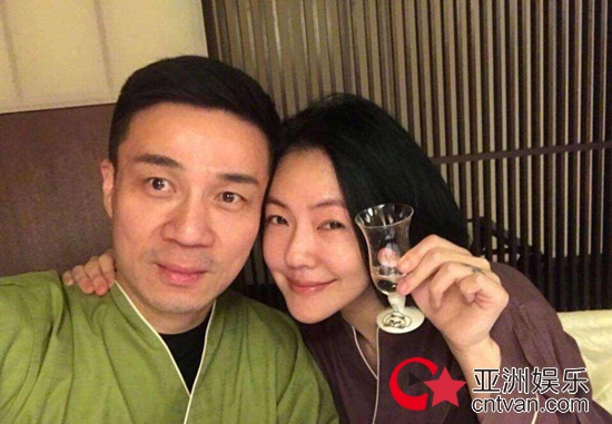 曝小S老公为嫩模转账 转账对方1万“做慈善”