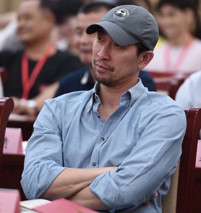 王千源首度回应高片酬: 拥护政策 不需要靠演戏之外的事成热点