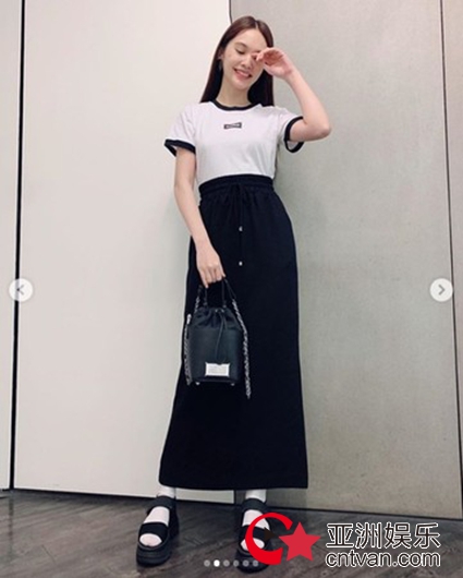 杨丞琳P图被抓包 把墙P歪笑翻网友