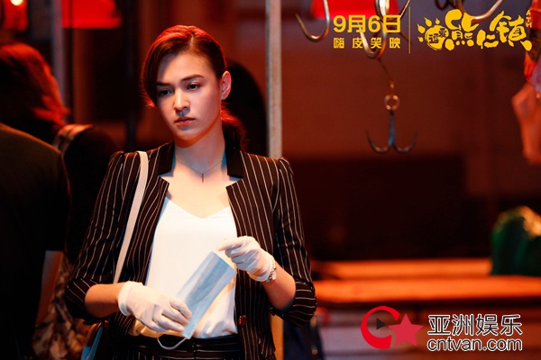 张榕容反转魅力演绎可萌可攻女高管《逗爱熊仁镇》合作朱亚文火花四溅