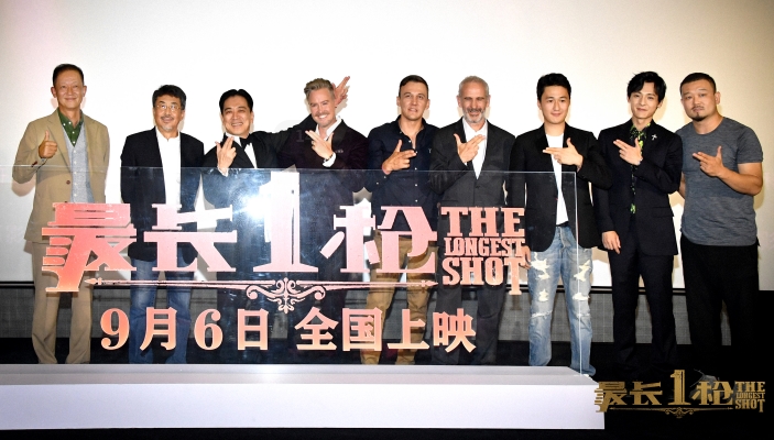 《最长一枪》首映获赞“神仙飙戏” 王志文力挺儿子称“想二刷”