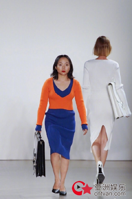 辣目洋子纽约时装周走秀 展现中国女性自信美!