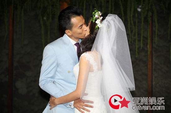齐溪宋宁峰离婚 结束7年婚姻恢复单身