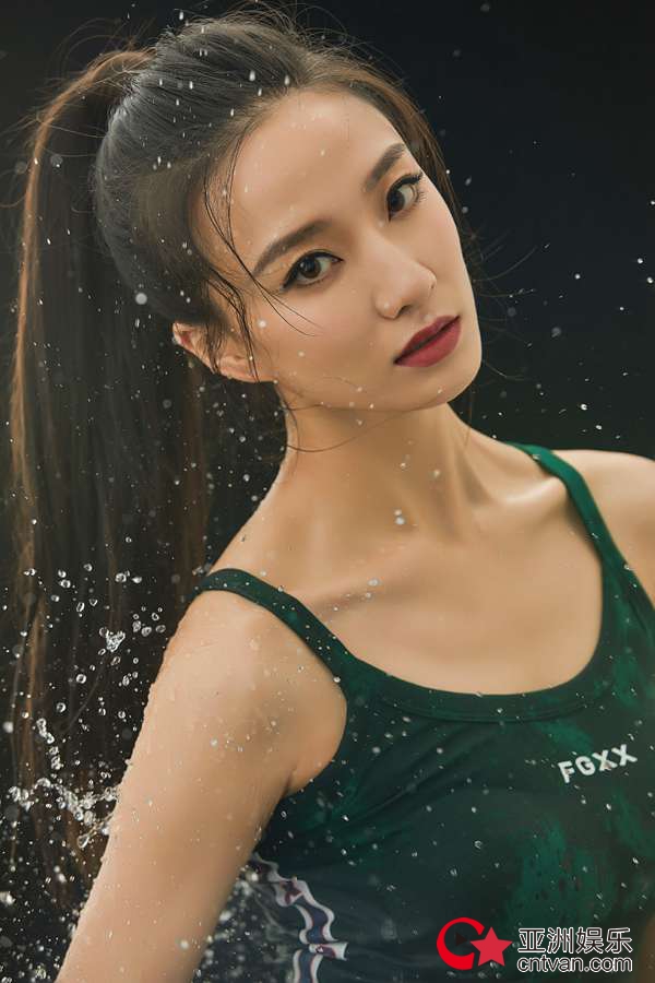 石雨晴早秋运动写真元气满满 拳击少女酷感十足