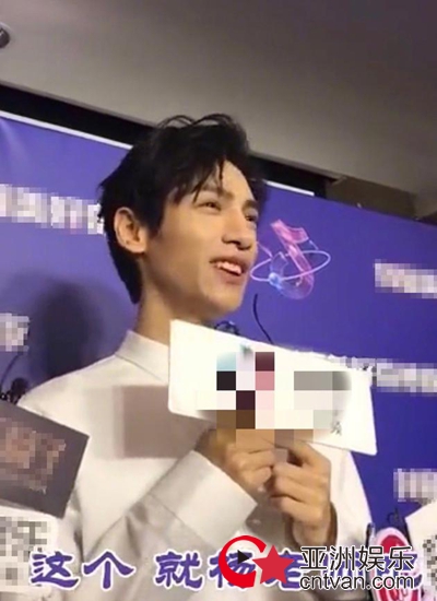 罗云熙公主抱的上限是杨紫 小猴紫不要面子吗?