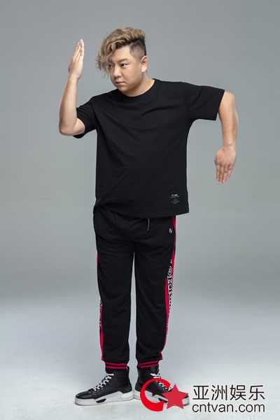 《我的机器人男友》首播 刘天佐获赞“最佳好友”