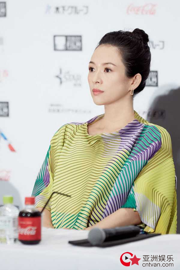 章子怡任东京国际电影节评委主席 怀孕30周皮肤状态好