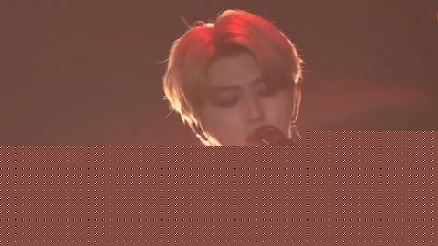 蔡徐坤重生原创歌曲首唱 优质偶像燃炸全场!
