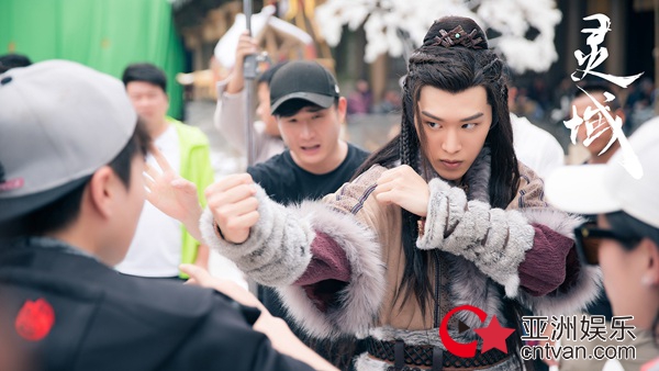 《灵域》发布范丞丞“新手演员”个人特辑 高燃呈现“少年英雄”