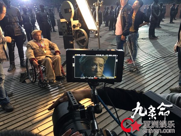 电影《九条命》举行特别首映式——壮士阅片