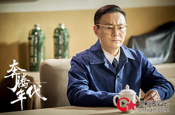 《奔腾年代》获好评 李解实力演绎机车筑梦人