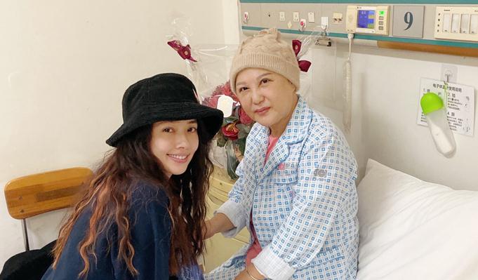刘维妈妈癌症复发入院治疗 郭碧婷探望向太向佐送祝福